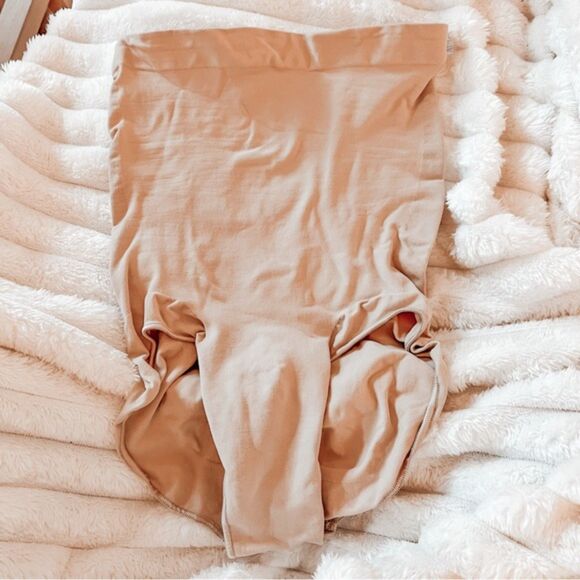 Skims SEAMLESS SCULPT HIGH-WAISTED BRIEF - Picture 1 of 4